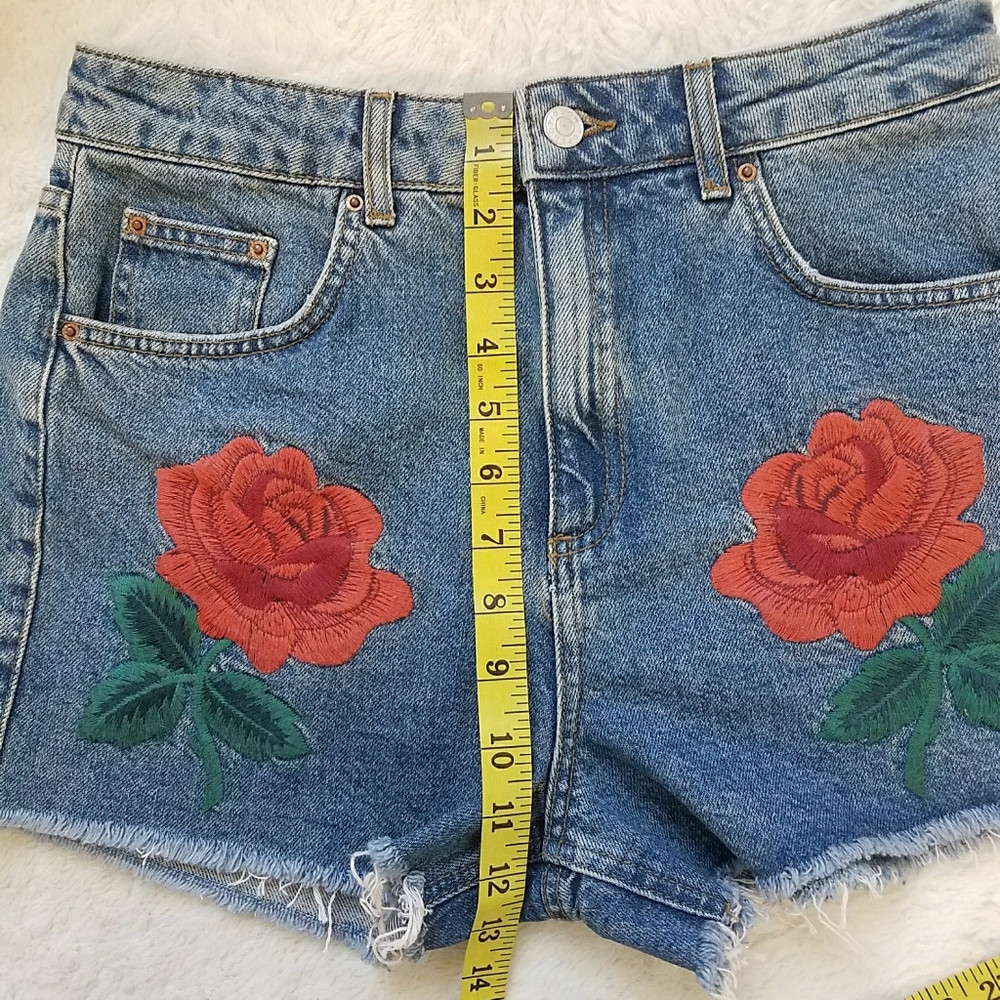 Topshop Mom Embroidered Jean Shorts - Picture 3 of 8